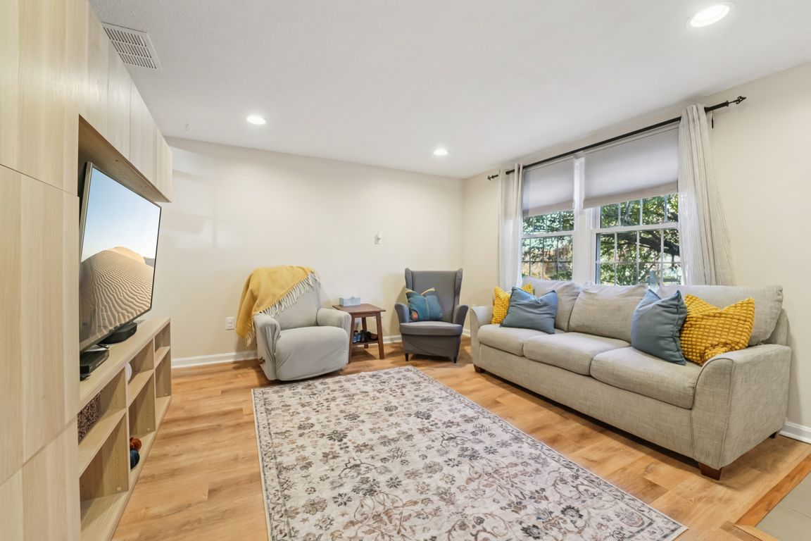 next background image