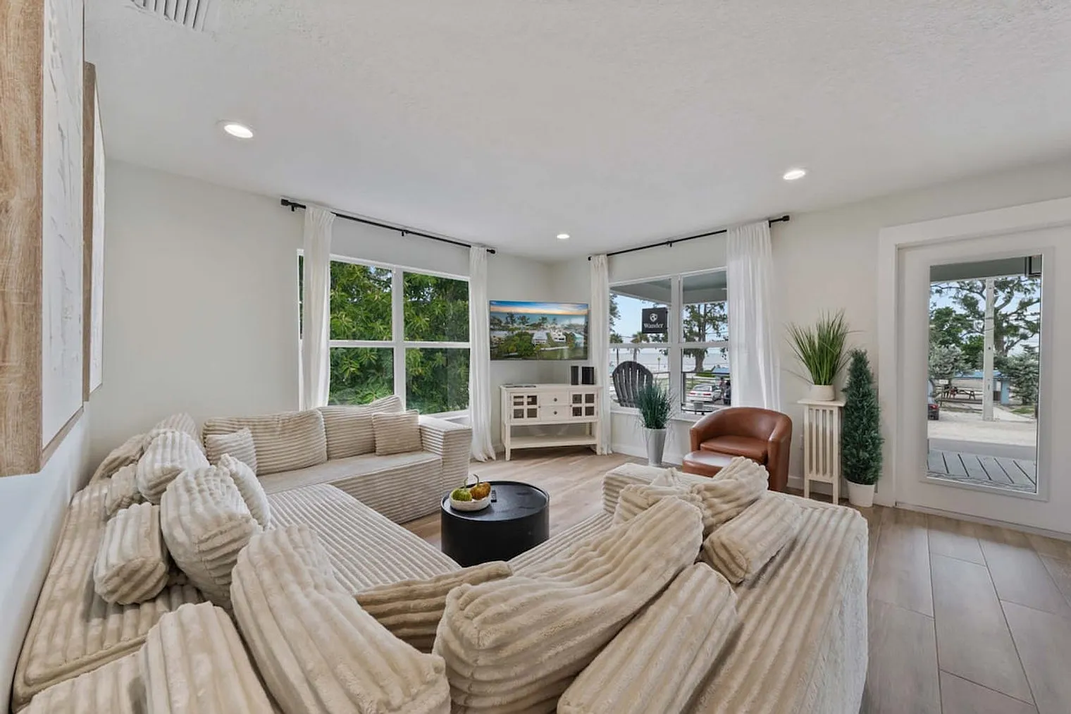 4 bed, 3.0 bath, 2335 sqft, $39,862 — Photo 3