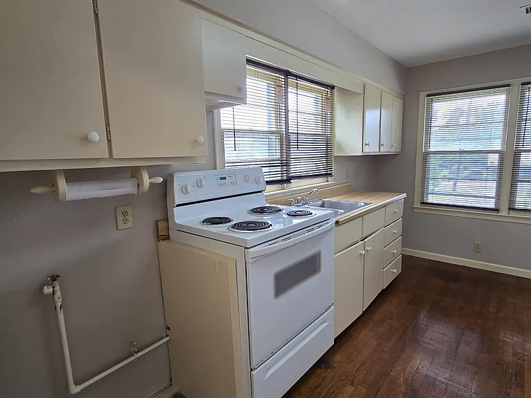 2412 Crawford Rd #B — Photo 1