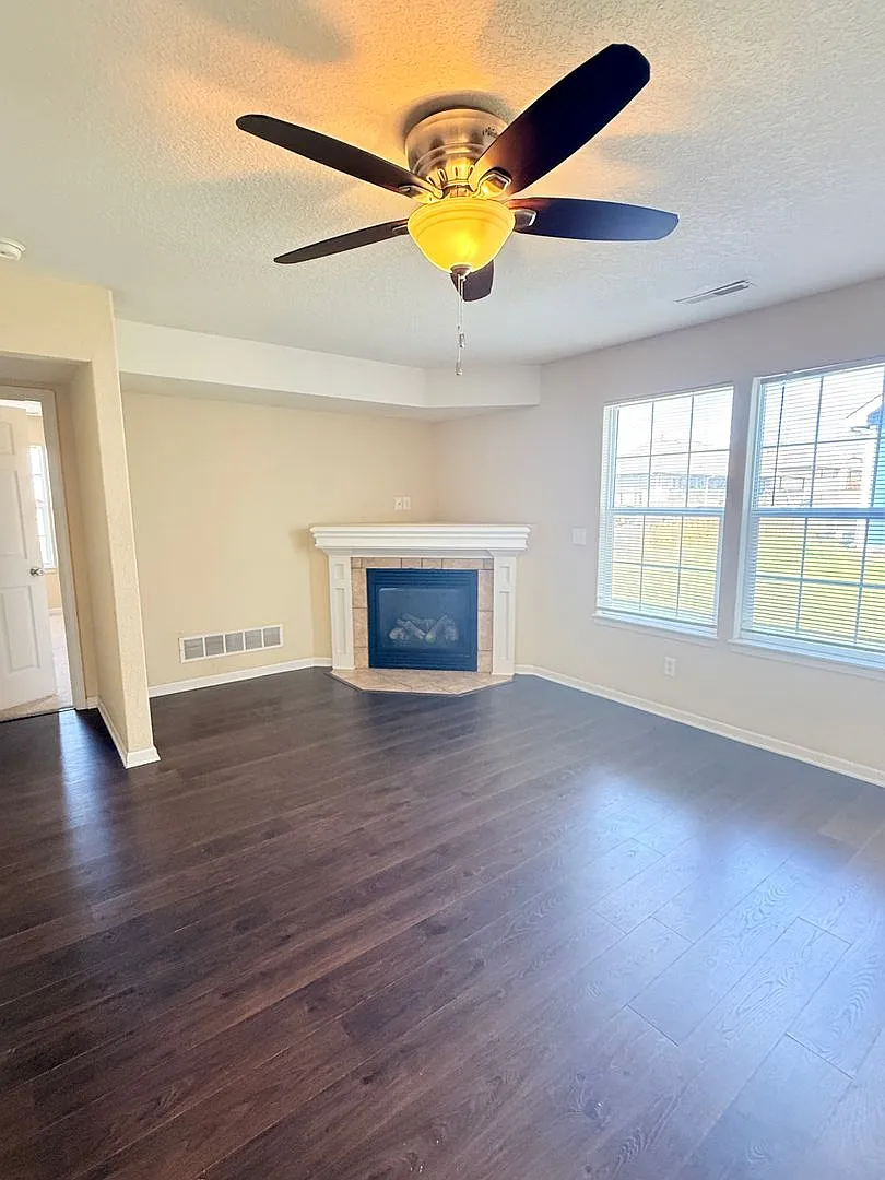 **Comfort, Convenience & Space Near Fort Riley — Photo 2