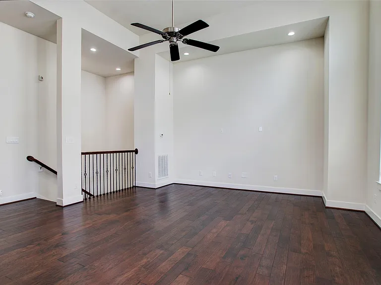 48 N Hutcheson St — Photo 11