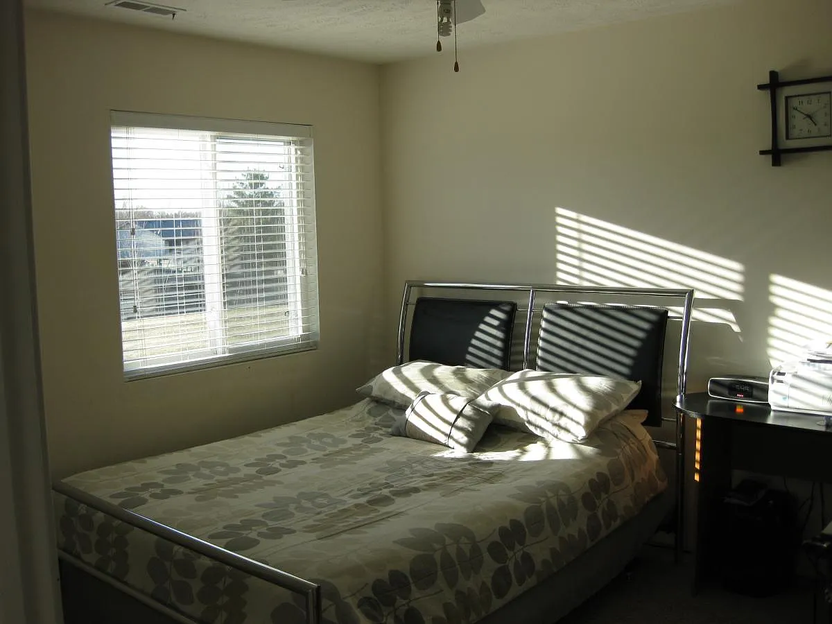 2 bed, 700 sqft, $950 — Photo 4