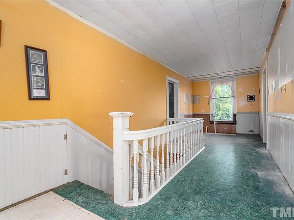 5th image of 410 S William St