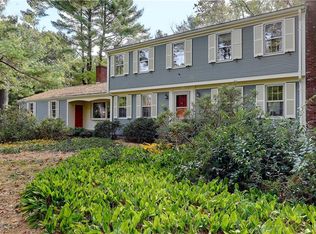 1 Wildacre Ln, Barrington, RI 02806