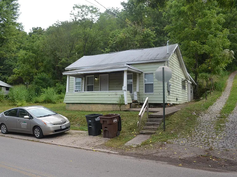 204 Madison St — Photo 12