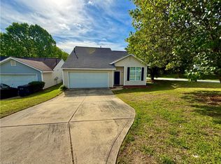 1938 Sunset Village Dr, Charlotte, NC 28216