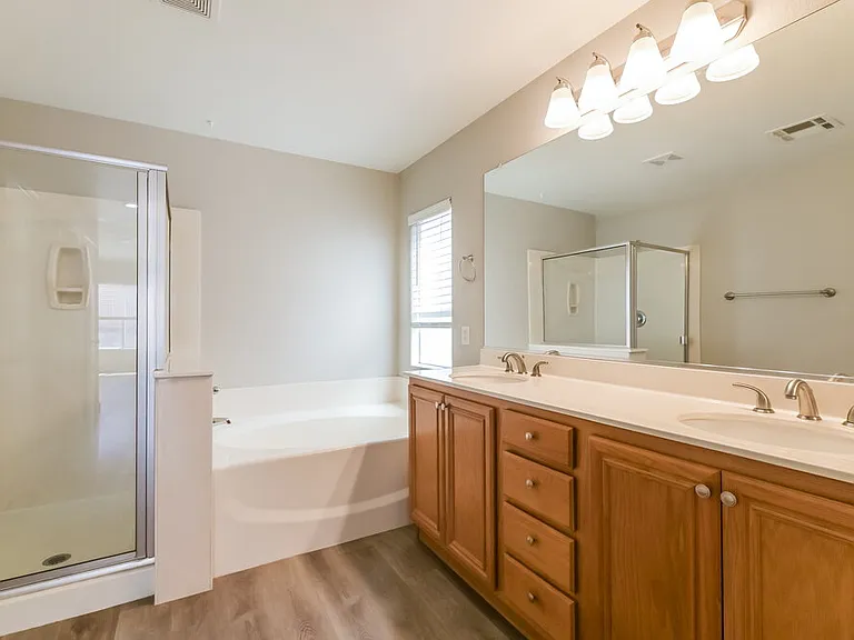 1075 Silver Star St — Photo 11