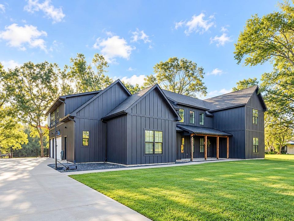 1st image of 2901 Shady Ln