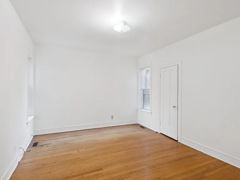 2249 W Arthur Ave #1 — Photo 4