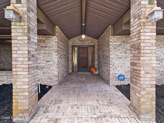3rd image of 1406 Gleneagles Way