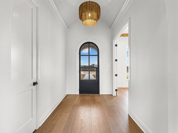 4th image of 4720 Magnolia Trl