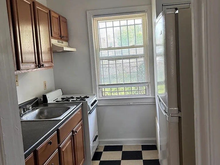 432 33rd St SE — Photo 4
