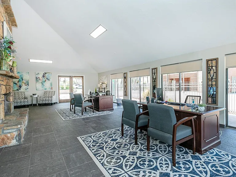 ONE MONTH FREE! APPLY FREE! VIRTUAL TOURS! — Photo 35