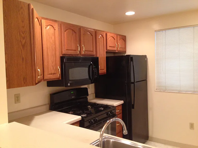 381 Woodruff St — Photo 6
