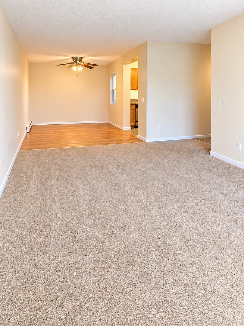 Woodmere Place — Photo 1