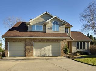 2040 Winston Pl, Waterloo, IA 50701