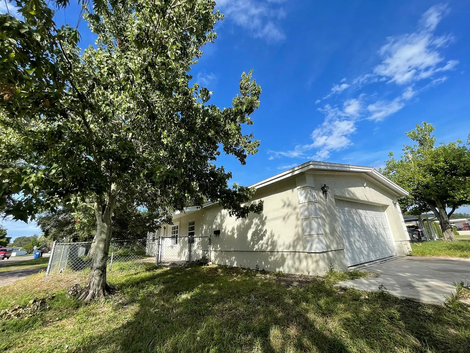 3 bed, 1300 sqft, $2,500 — Photo 2