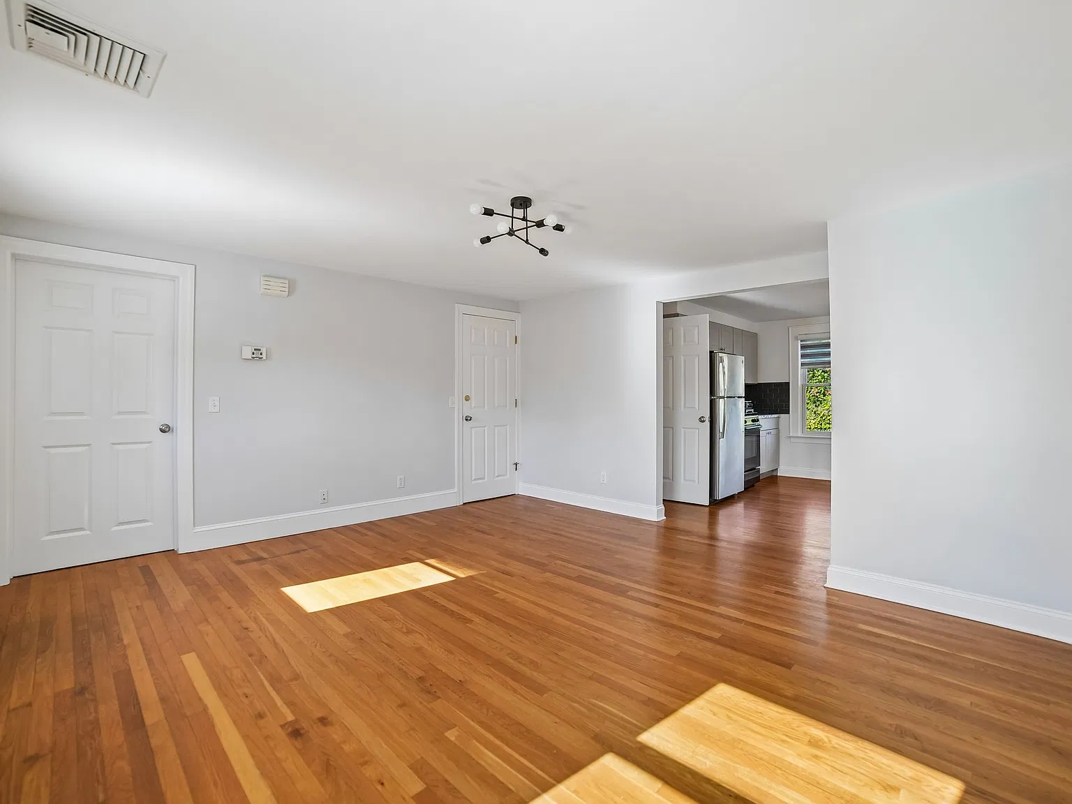2 bed, $2,900 — Photo 3