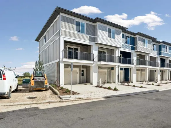 200 NW Belmont St SW #41, Calgary, AB T2X 4W8