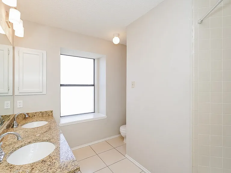 6423 Woodstream Trl — Photo 12