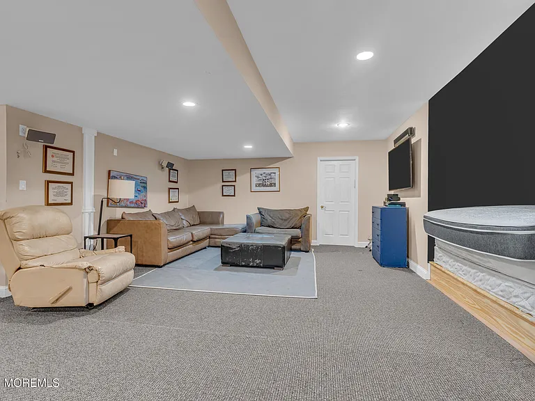 21 Old Queens Ct — Photo 33