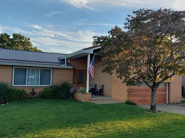 1604 Moreland Dr, Steubenville, OH 43952