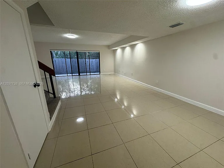 16498 NE 26th Ave #12 — Photo 8