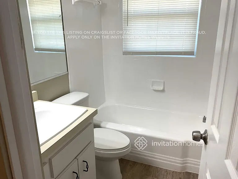 2824 Seaspray St — Photo 10