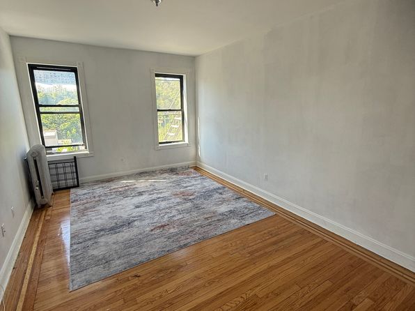45 Adrian Ave APT 4D