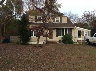 22 Culver Ct, Old Bridge, NJ 08857