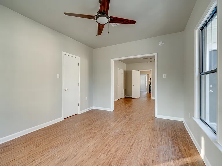 1912 Robinson Ave #B — Photo 13