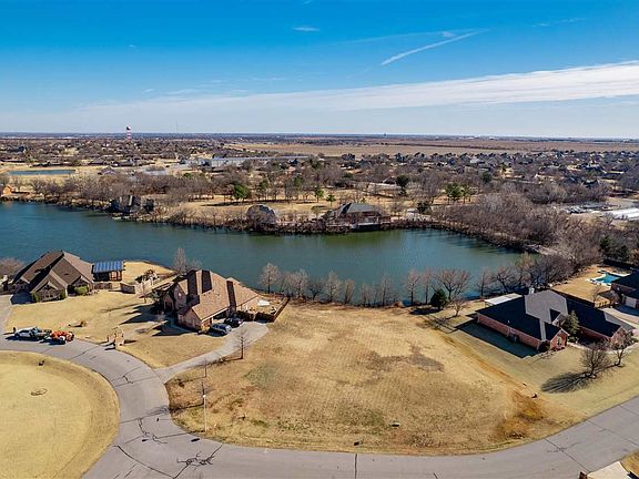 2nd image of 6 NW Shelter Lake Dr