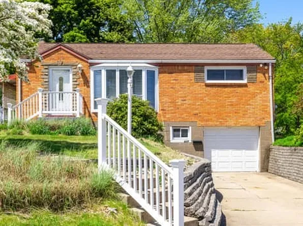 628 Charlotte Dr, Pittsburgh, PA 15236