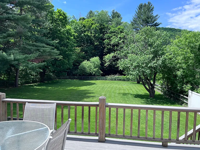 Deck & Lawn