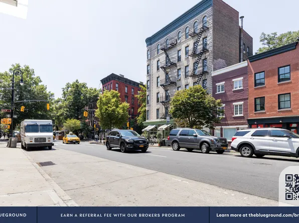 562 Hudson Street image 17 of 18