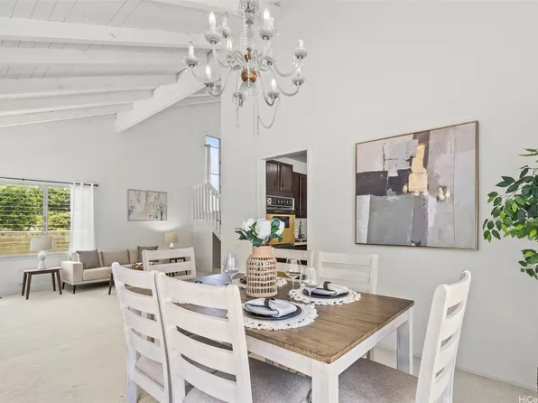 7548 Huialoha St, Honolulu, HI 96825