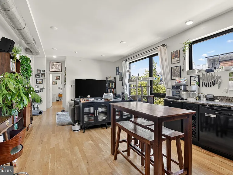 1737 N Howard St #3A — Photo 8