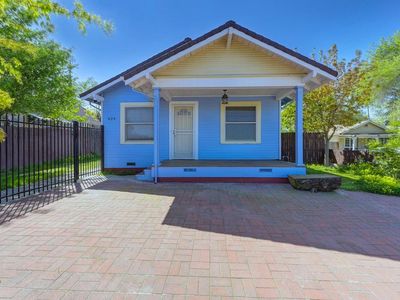 624 Santiago Ave, Sacramento, CA, 95815