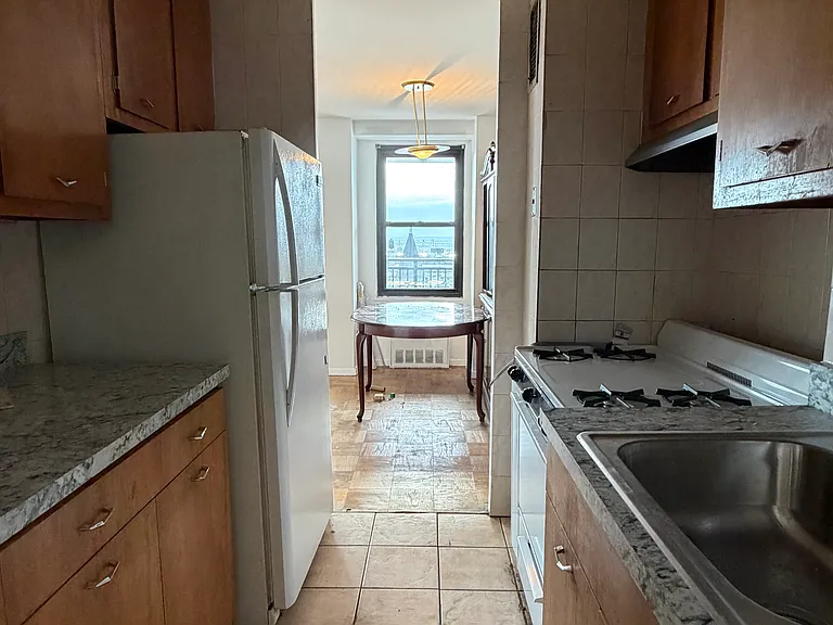 10 Huron Ave #11J — Photo 8