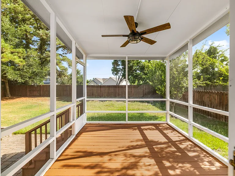 217 Derby Downs Dr — Photo 43