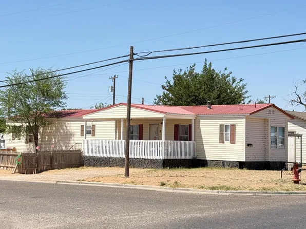 124 Hickory St, Levelland, TX 79336