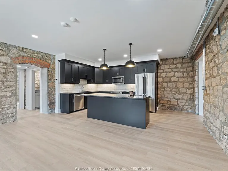 247 Brock St #101 — Photo 15
