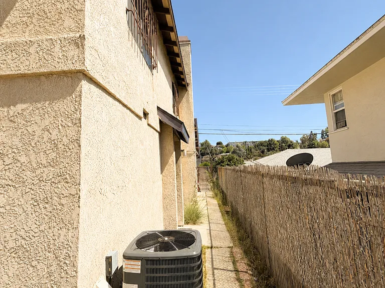 W Ramona Rd — Photo 18