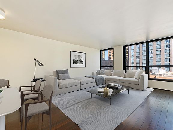 4th image of 1030 N State St APT 1D