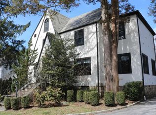 147 Lockwood Rd, Riverside, CT 06878