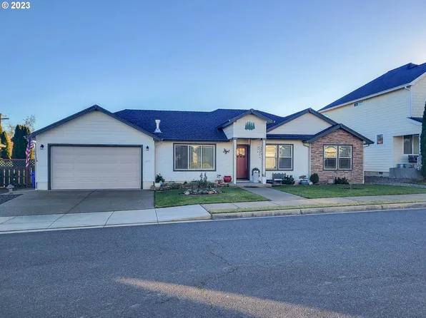 213 Danielle Dr, Winston, OR 97496