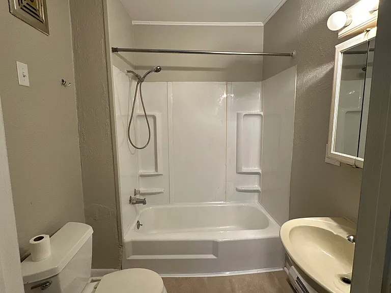 207 N State St #1 — Photo 6