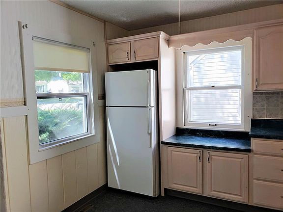 4th image of 307 N Huttig Ave