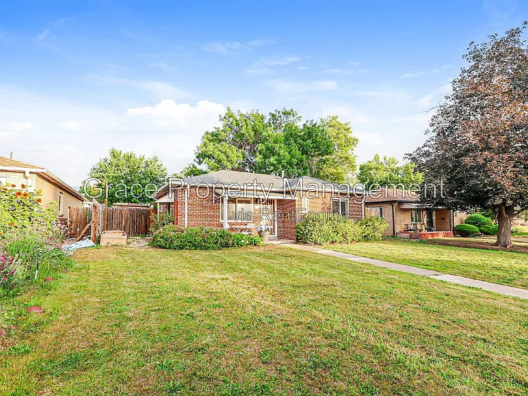 3075 N Dahlia St — Photo 2