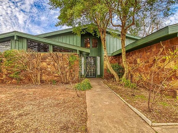 2nd image of 741 Park Dr